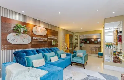Maravilhoso sobrado triplex em condomínio  água verde  3 dormitórios  1 suíte  2 demi-suítes