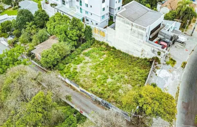 Terreno de esquina em avenida movimentada no tingui - 537m² !
