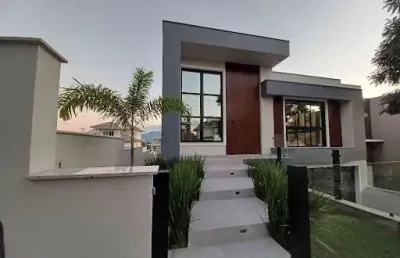 Casa com 4 quartos à venda, 317 m² por r$ 2.100.000 - pedra branca - palhoça/sc