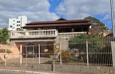 Casa com 4 quartos à venda no Centro, Mateus Leme 