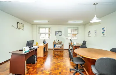 Atenção! sala comercial à venda no batel - sala com banheiro e garagem exclusiva e coberta