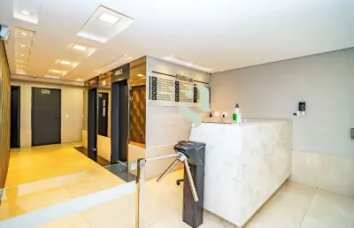 Venda no batel - sala com banheiro e garagem exclusiva e coberta