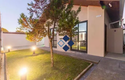 Casa retrofit no boqueirão com apartamento nos fundos