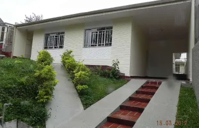 Residência com 3 quartos  para alugar, 230.00 m2 por r$4300.00  - campina do siqueira - curitiba/pr