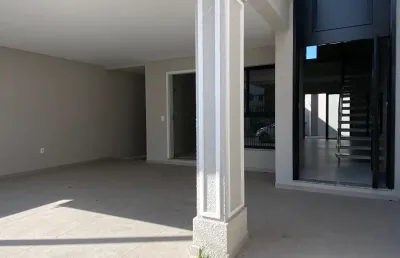 Casa com 3 quartos à venda na Rua Juvenal Garcia, Centro, Itajaí