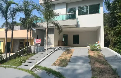Casa em condomínio com piscina - casa no forest hill com 03 suiítes