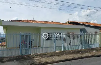 Casa à venda - ideal para clínicas, escolas e escritórios