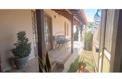 Casa com 3 quartos à venda no Alvorada, Conselheiro Lafaiete 