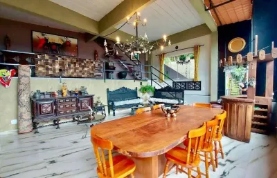 Casa com 3 dormitórios à venda, 266 m² por r$ 590.000,00 - parque do ingá - teresópolis/rj