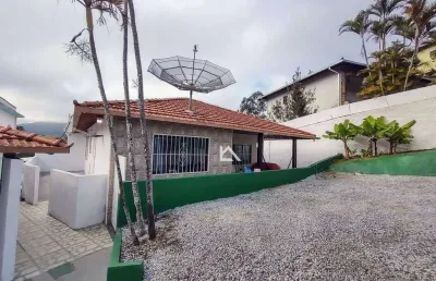 Casa com 3 dormitórios à venda, 120 m² por r$ 445.000,00 - fazendinha - teresópolis/rj