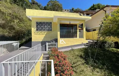 Casa com 2 dormitórios à venda, 75 m² por r$ 499.000 - vila muqui - teresópolis/rj