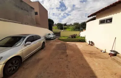 Casa com 3 quartos à venda na Rua Ermilino Nonino, Jardim Guararapes, Londrina