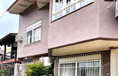Casa com 4 quartos à venda na travessa kuluene, partenon, porto alegre, 230 m2 por r$ 979.000