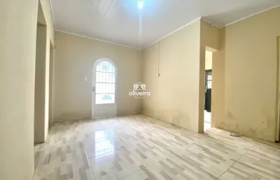Casa com 2 quartos para alugar no Centro, Pelotas 