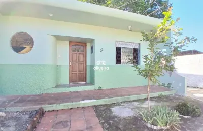 Casa com 3 quartos para alugar no Centro, Pelotas 