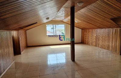 Amplo sobrado comercial / residencial no bairro tingui com 268m2