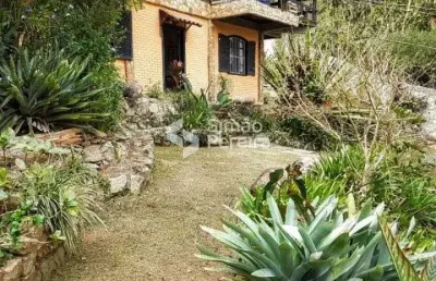 Chalé estilo europeu. oportunidade em petrópolis/rj