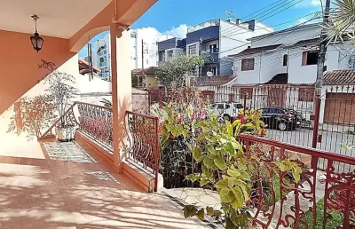 Casa à venda,  em rua plana do jardim laranjeiras, juiz de fora, mg
