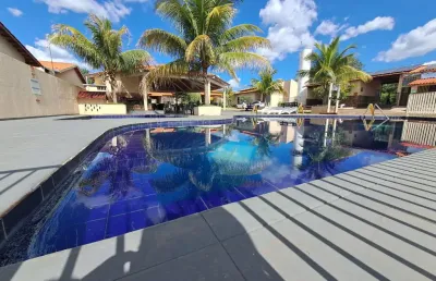 Oportunidade em caldas novas! casa em condomínio com piscinas, sauna