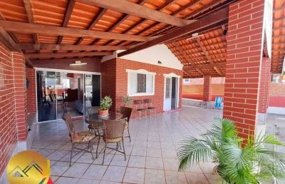Oportunidade em caldas novas! chalé 2 quartos ambos suítes, 2 salas, churrasqueira