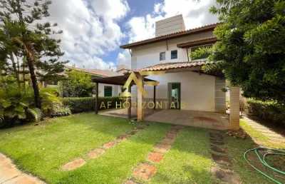 Casa com piscina no condomínio são lourenço (aruana), com 3 quartos, sendo 1 suíte.