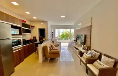 2 dormitórios decorado e com terraço a 2 quadras da praia