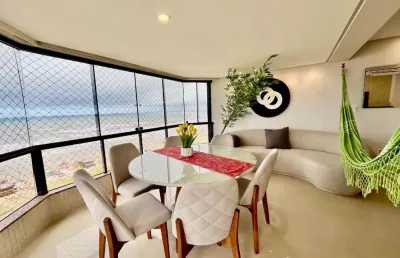Luxuosa cobertura de 3 dormitórios com vista panorâmica do mar, piscina e jacuzzi privativas
