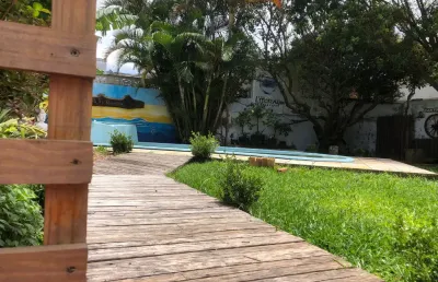 Casa de 2 dormitórios com piscina e ar-condicionado