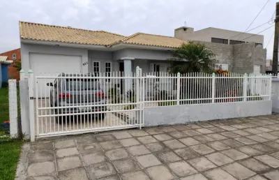 Casa com 3 quartos em bairro residencial capão da canoa