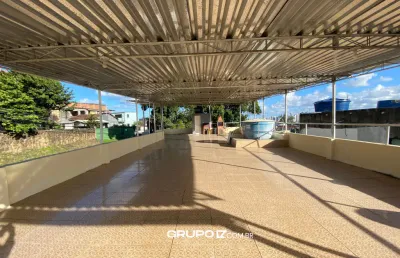 Casa impecável com 260m² | 3 quartos | 3 banheiros | 2 pavimentos | 4 vagas de garagens