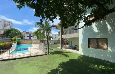 Casa impecável com 720m² | 5 quartos | 4 banheiros | 2 pavimentos | 6 vagas de garagens