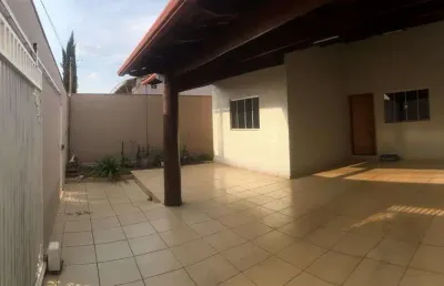 Casa com 3 quartos à venda na francisco s. batista, 29, setor bougainville, anápolis por r$ 470.000