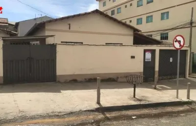 Casa com 3 quartos à venda na doutor james fanstone, 234, cidade universitária, anápolis por r$ 550.000