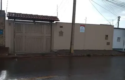 Casa com 4 quartos para alugar na presidente vargas, 22, vila goiás, anápolis por r$ 2.500