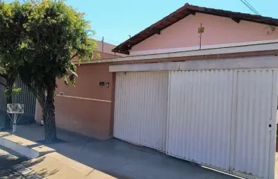 Casa com 3 quartos à venda na g, 17, andracel center, anápolis por r$ 690.000