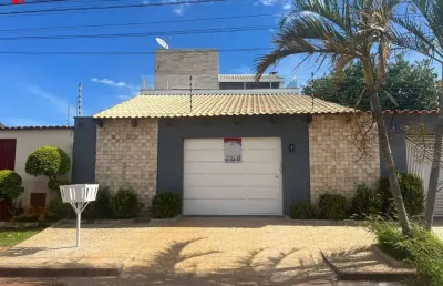 Casa com 3 quartos para alugar na 6, 100, lourdes, anápolis por r$ 2.200