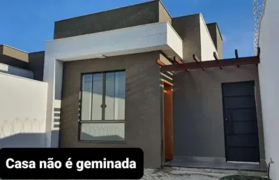 Casa totalmente individual, com 3 quartos, 2 banheiros, localizada no novo centro, santa luzia.