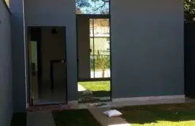 Casa 3 quartos e 2 banheiros localizada em lagoa santa, mg.