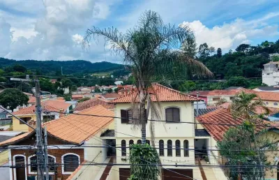 Sobrado para venda 180 m² no horto florestal com 3 suítes e 3 vagas.