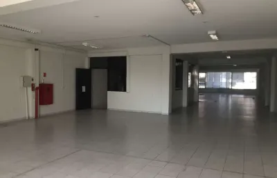 Prédio comercial para locação, com 550m² de área total na casa verde