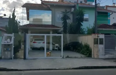 Casa com 3 quartos à venda no Jardim Iririú, Joinville 