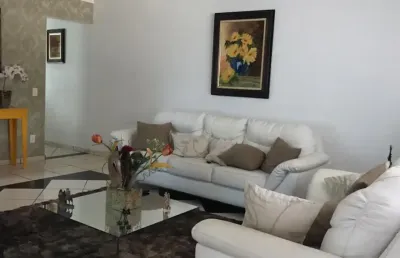 Vende-se sobrado no jd. satélite de 3 dormitórios - sjc