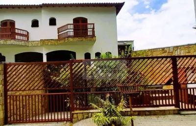 Sobrado maravilho com 03 dormitorios 05 banheiros sala cozinha copa lavanderia garagem para 05 carros no coração tucuruvi