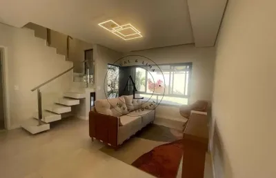 Casa à venda com 3 pavimentos: 3 dormitórios, varanda, 2 cozinhas e 2 salas