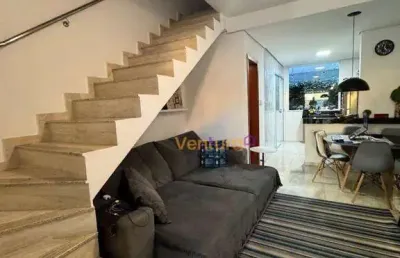 Casa duplex com suíte e varanda – acabamento impecável em excelente localização!