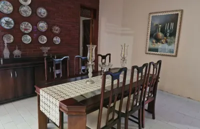 Casa plana, 12 x33 m , na fausto cabral,3 suites ,gabinete , lavabo