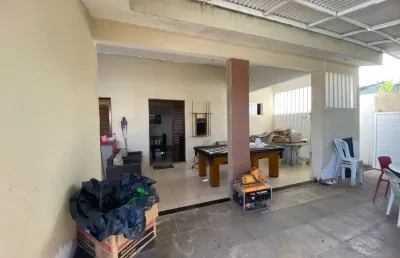 Casa ampla com 3 dormitórios e área gourmet próxima ao assaí atacadista - 180m² construídos