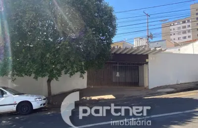Casa com 3 quartos para alugar no Centro, Piracicaba 