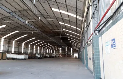 Galpão em área total de 25.300 m2 - 7450 m2 de área construida
