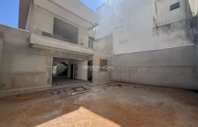 Casa com 4 quartos à venda na Rua Mantena, 660, Bom Pastor, Divinópolis